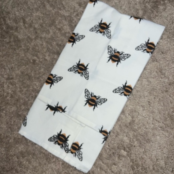3/$25 🍄 Bumblebee Kitchen Towel 100% Cotton NWT - Picture 4 of 6